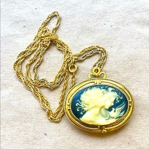 Lovely Vintage Cameo Necklace - Solid Perfume Container